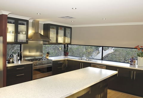 Qest Holdings - Builder Melbourne 0