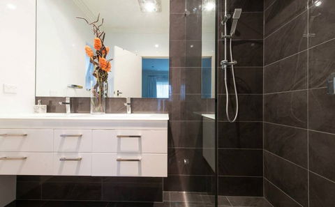 Impressive Home Improvements - Builder Melbourne 0