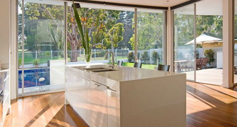 R M Norton Builders - Builder Melbourne 0