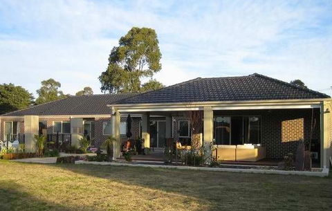 T.J.H. Constructions - Builder Melbourne 0